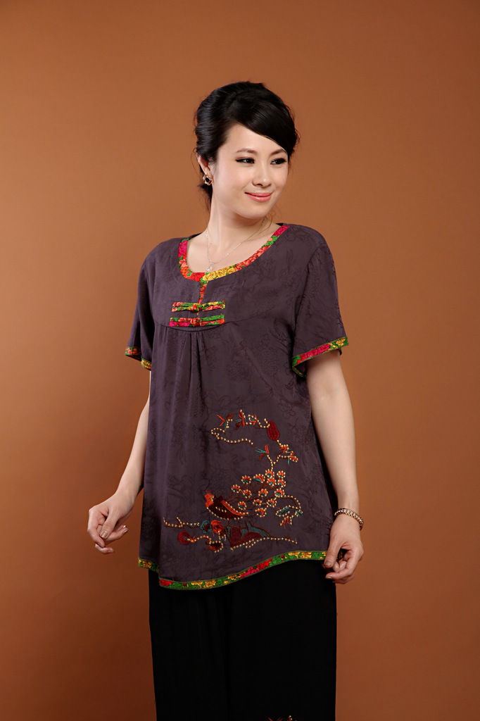 批发采购女式T恤-中老年女装夏季套装短袖T恤