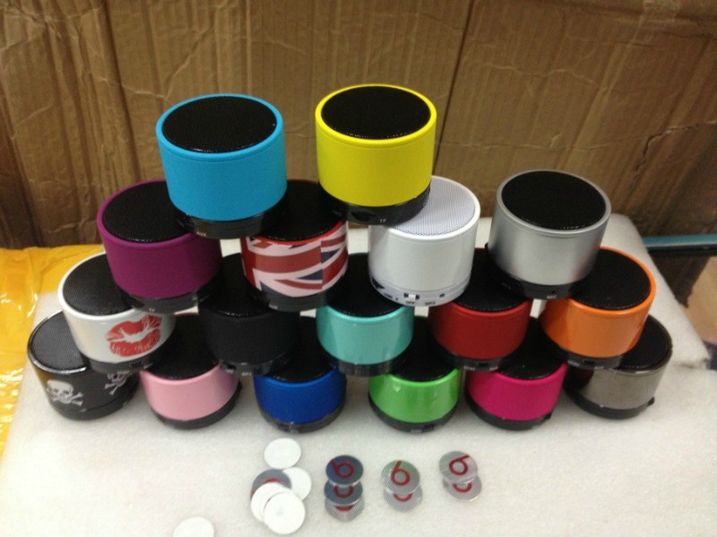 批发S10魔音 魔声无线蓝牙\/小金刚音响音箱 插