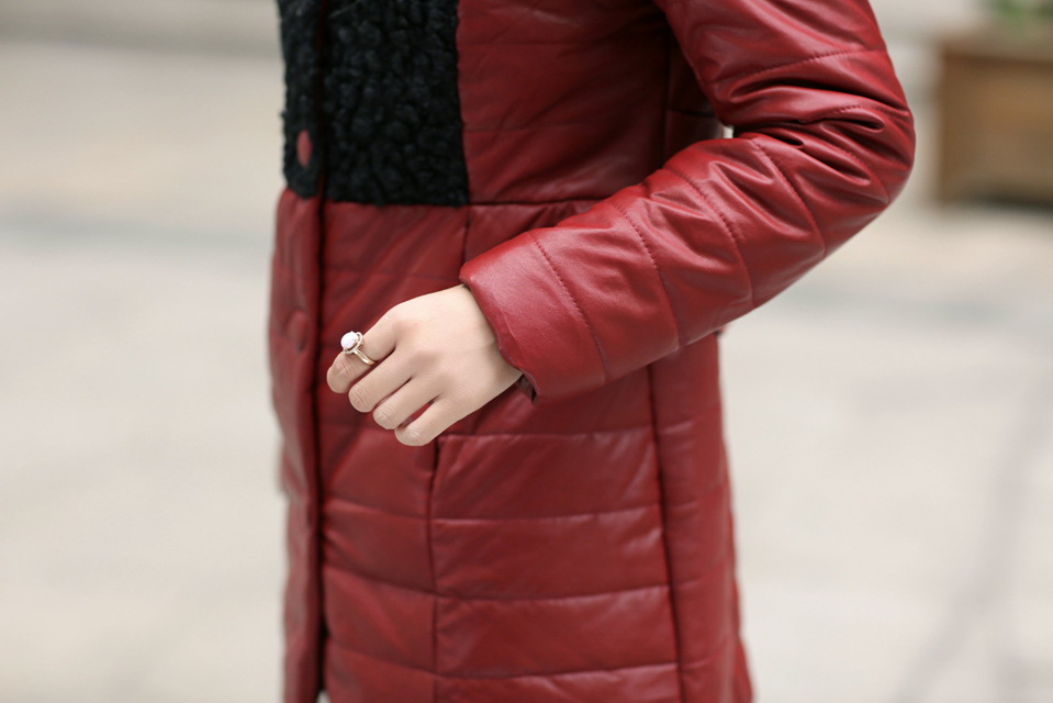 供应2013<em>冬装</em>新款<em>中长女棉衣</em> 大毛领时尚PU皮