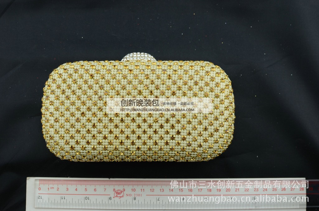 2013奢华满钻手拿包新款女士晚宴会包手抓包
