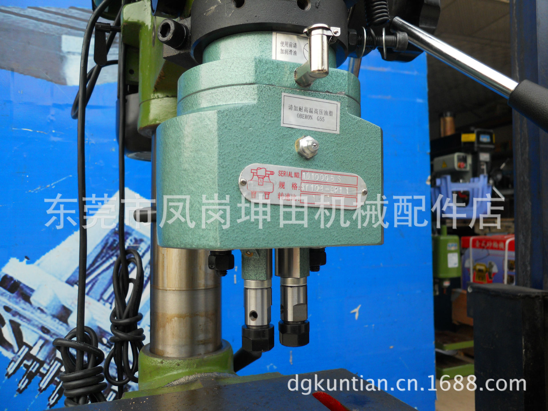 可调式两轴多轴器、经济型多轴攻牙机、钻床配多轴器【坤田机械】