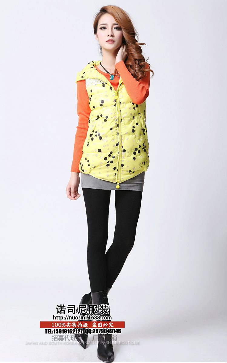 2013<em>冬装</em>新款女羽绒衣 短款休闲<em>花点</em>连帽羽绒