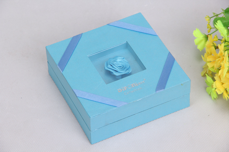 【供应高端大气礼品包装盒塑胶特种纸礼物盒 