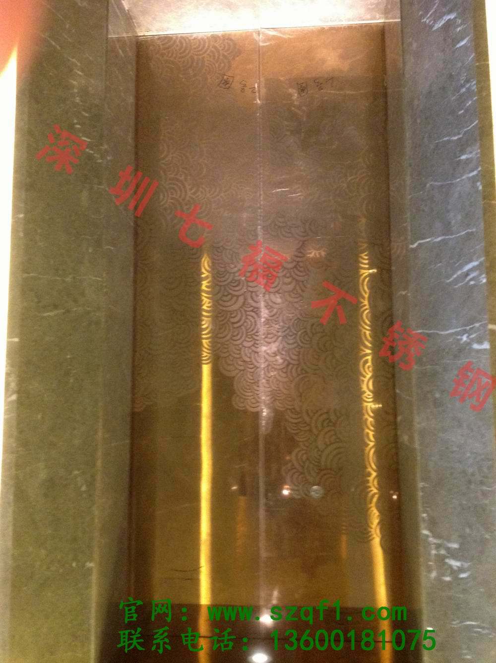 SZVIP垂直电梯不锈钢镀金包板