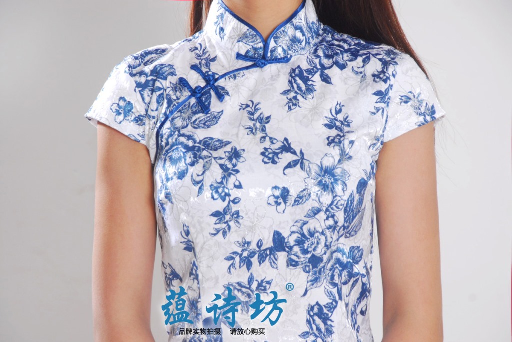 厂家直批中式传统暗线滚边手工盘扣青花瓷开衩旗袍上衣1063
