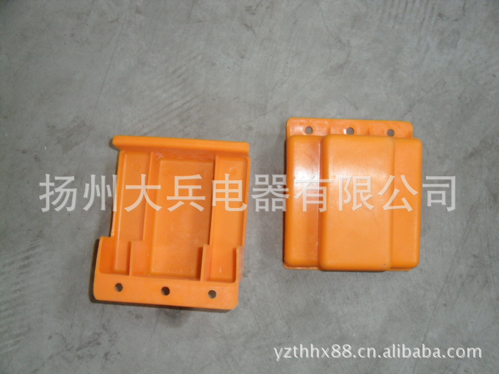 多极管式滑触线