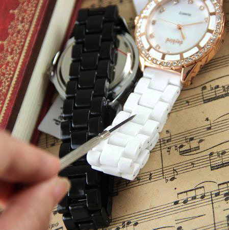 得意鸟白色<em>女士</em>陶瓷<em>手表</em> 带内钻陶瓷<em>手表</em>韩国