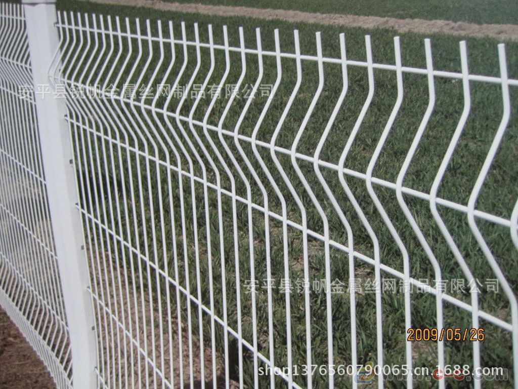 三角折弯护栏25