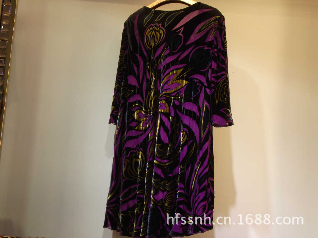 <em>批发</em>采购连衣裙-厂家批发中年<em>女士服装批发</em>采