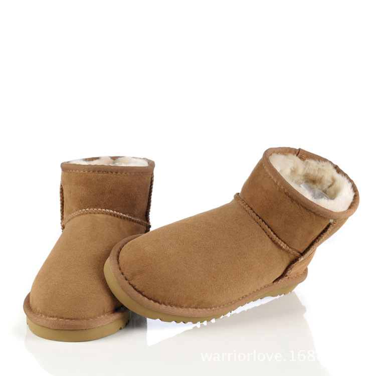 UGG5854