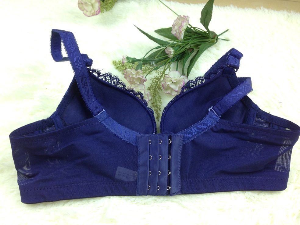 四排扣<em>文胸</em> 小胸平胸超聚拢<em>加厚胸罩聚拢调整</em>