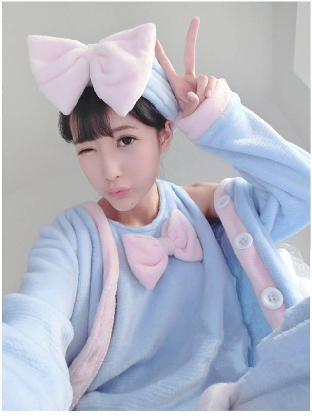 <em>超萌女</em>可爱 背心<em>睡衣</em>+外套+长裤+头巾 四件套