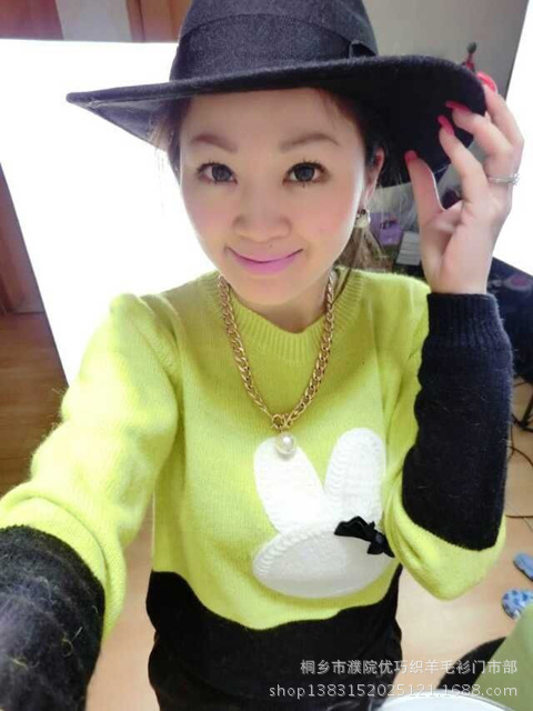【秋冬最新<em>女士</em>针织打底<em>小白兔</em>图案蝴蝶结撞色