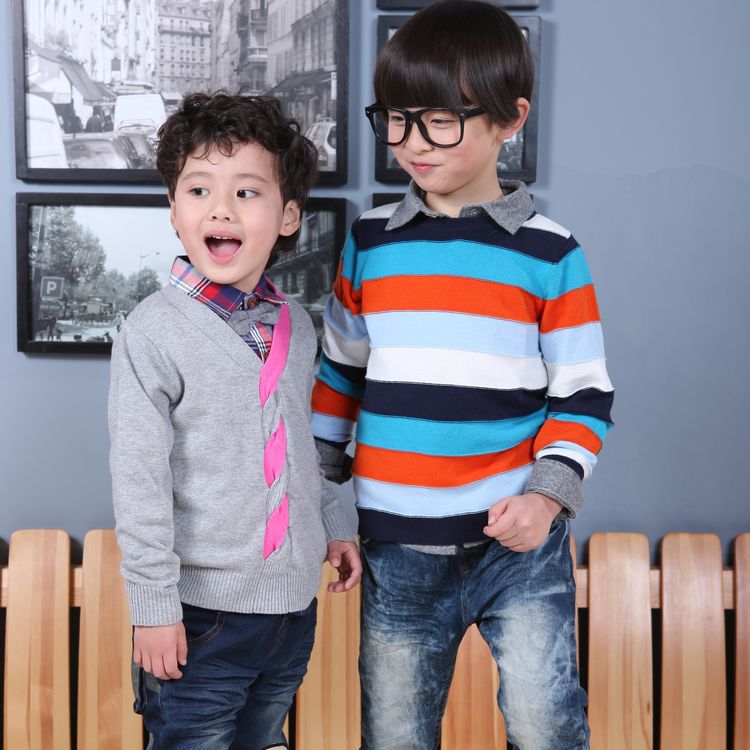 <em>童装</em> 批发 <em>英伦风开衫</em>款外贸原单薄款儿童<em>毛衣</em>