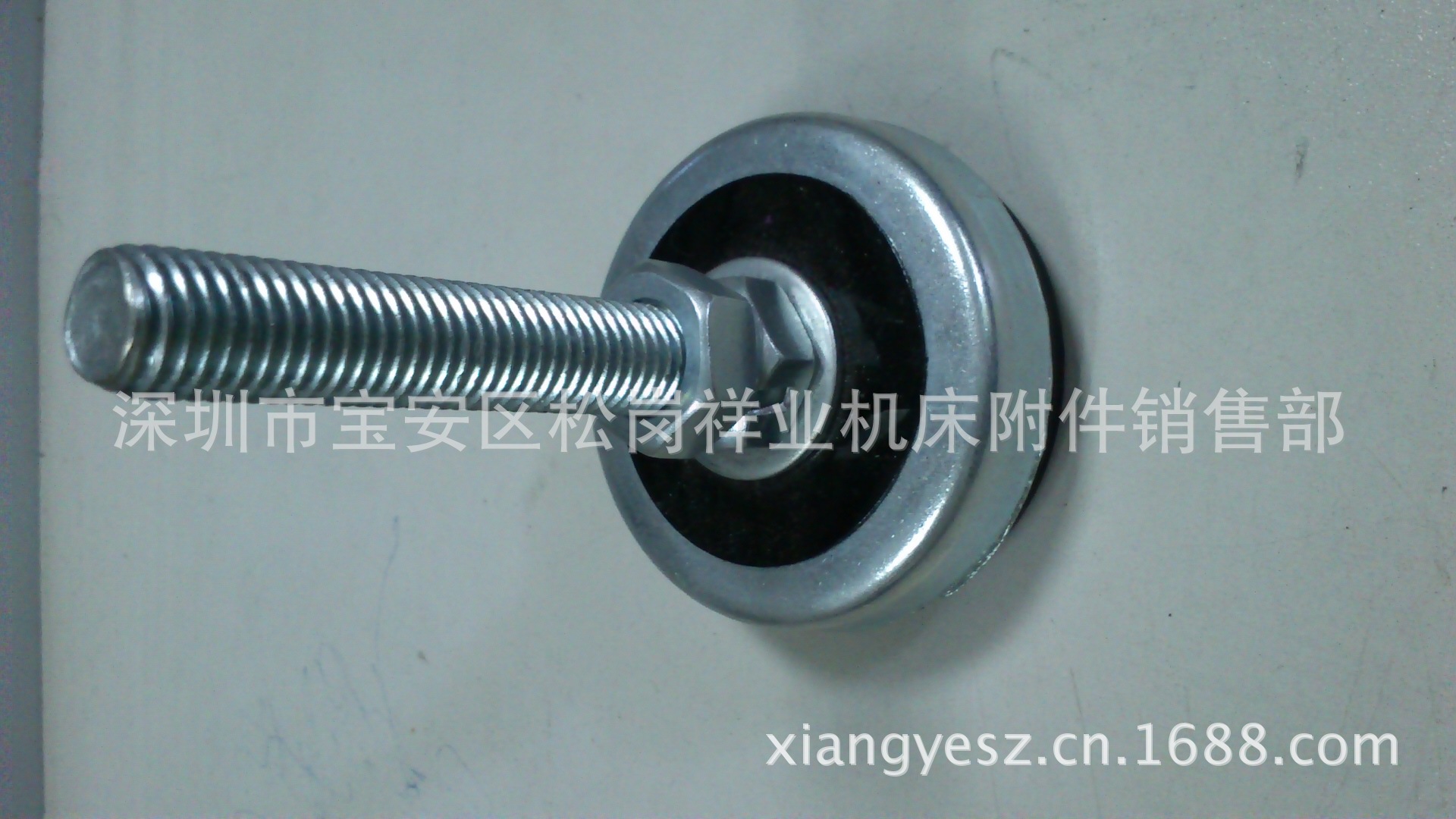 低价出售带胶垫可调蹄和平底脚杯