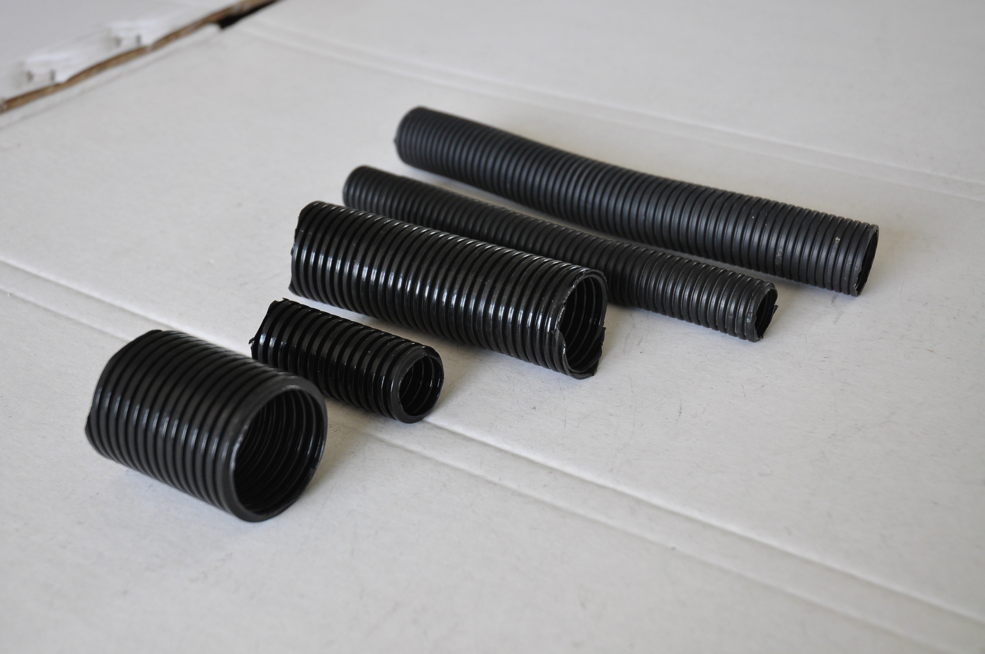 【厂家供应优质PE、PA等材质塑料管,及配套塑