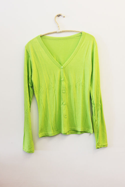 2013秋装新款女装 时尚V领<em>莫代尔长袖开衫</em>女