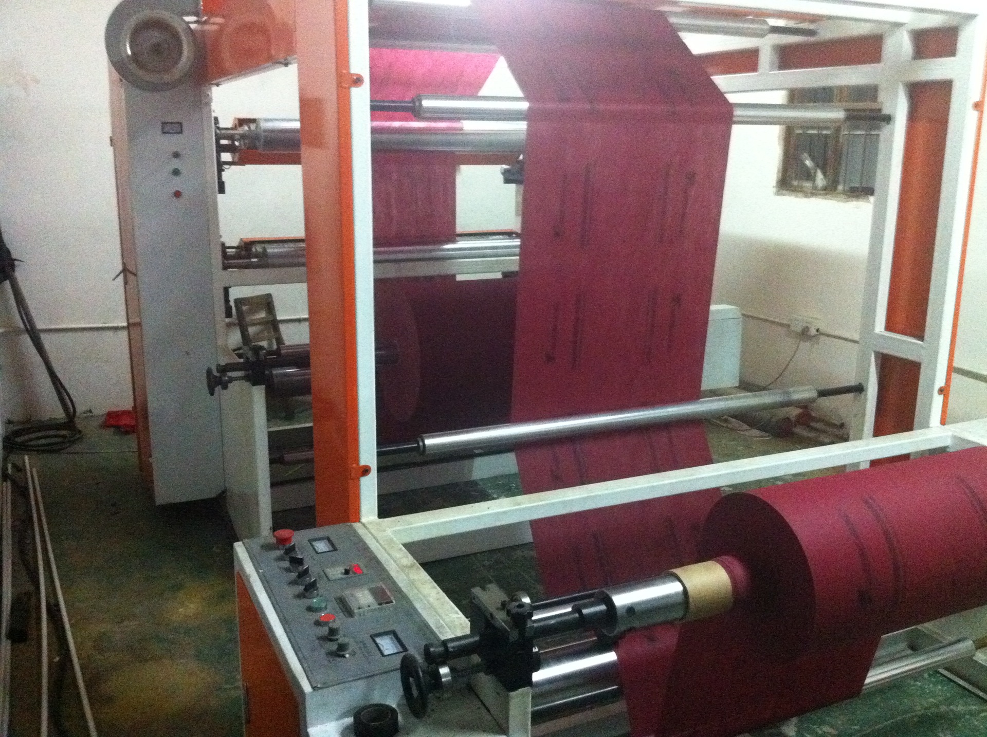 瑞安机械亮剑机械公司专业生产无纺布印刷机,