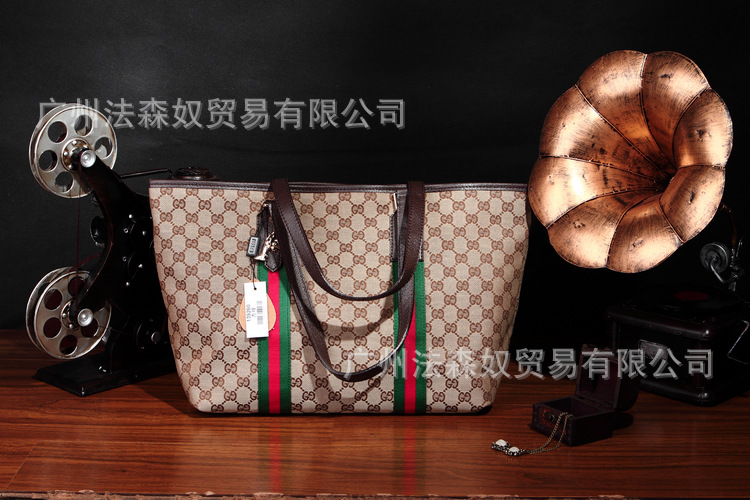 GUCCI 139260 咖啡色 (2)