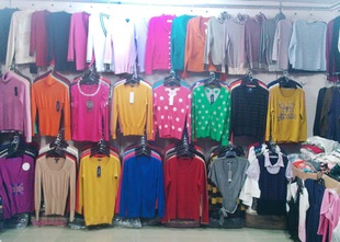 <em>东莞市大朗</em>彩丰<em>毛衣</em>店