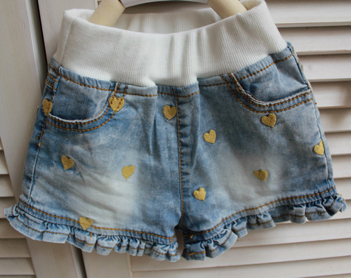2013夏装新品 <em>短裤</em>点点爱心<em>小女孩韩版</em>荷叶边