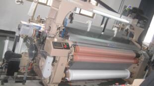 织造机械-Ksp-503空调滤网喷水织机 平织丝网