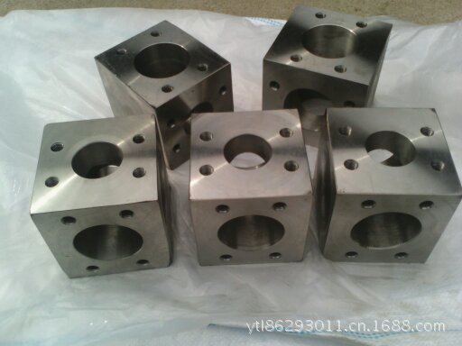 不锈钢三通式法兰