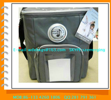 cooler bag with speaker (1)