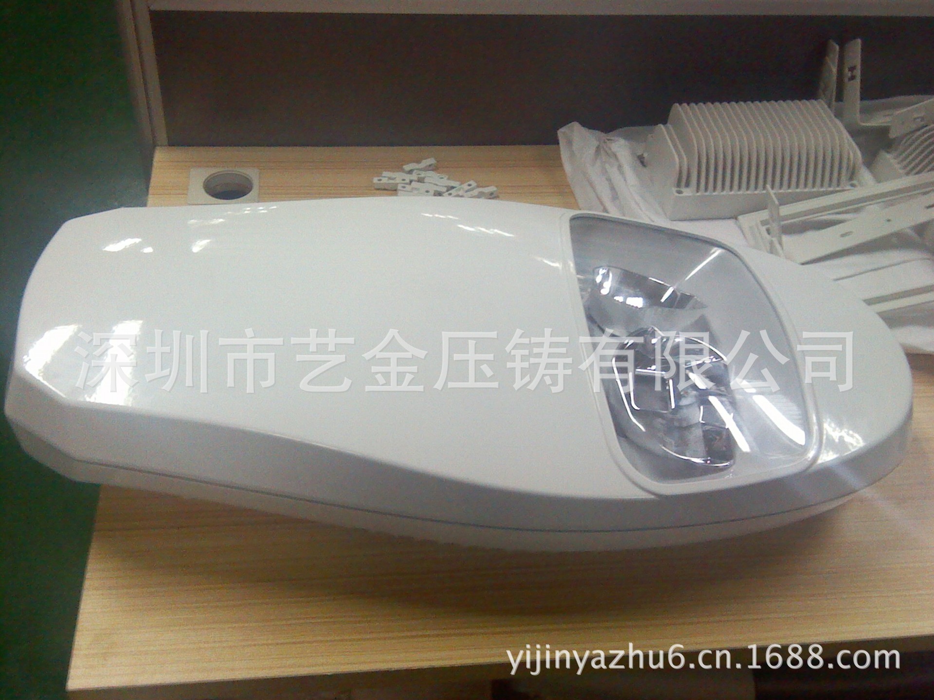 690侧正面09_203104_0