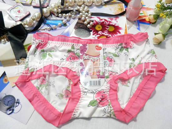 黛丝<em>少女</em>内裤批发<em>冰丝</em>无痕印花<em>少女</em>内裤中腰2
