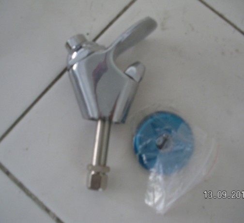 不锈钢按压式龙头2