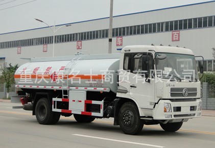 熊猫LZJ5160GJY加油车ISDe210东风康明斯发动机