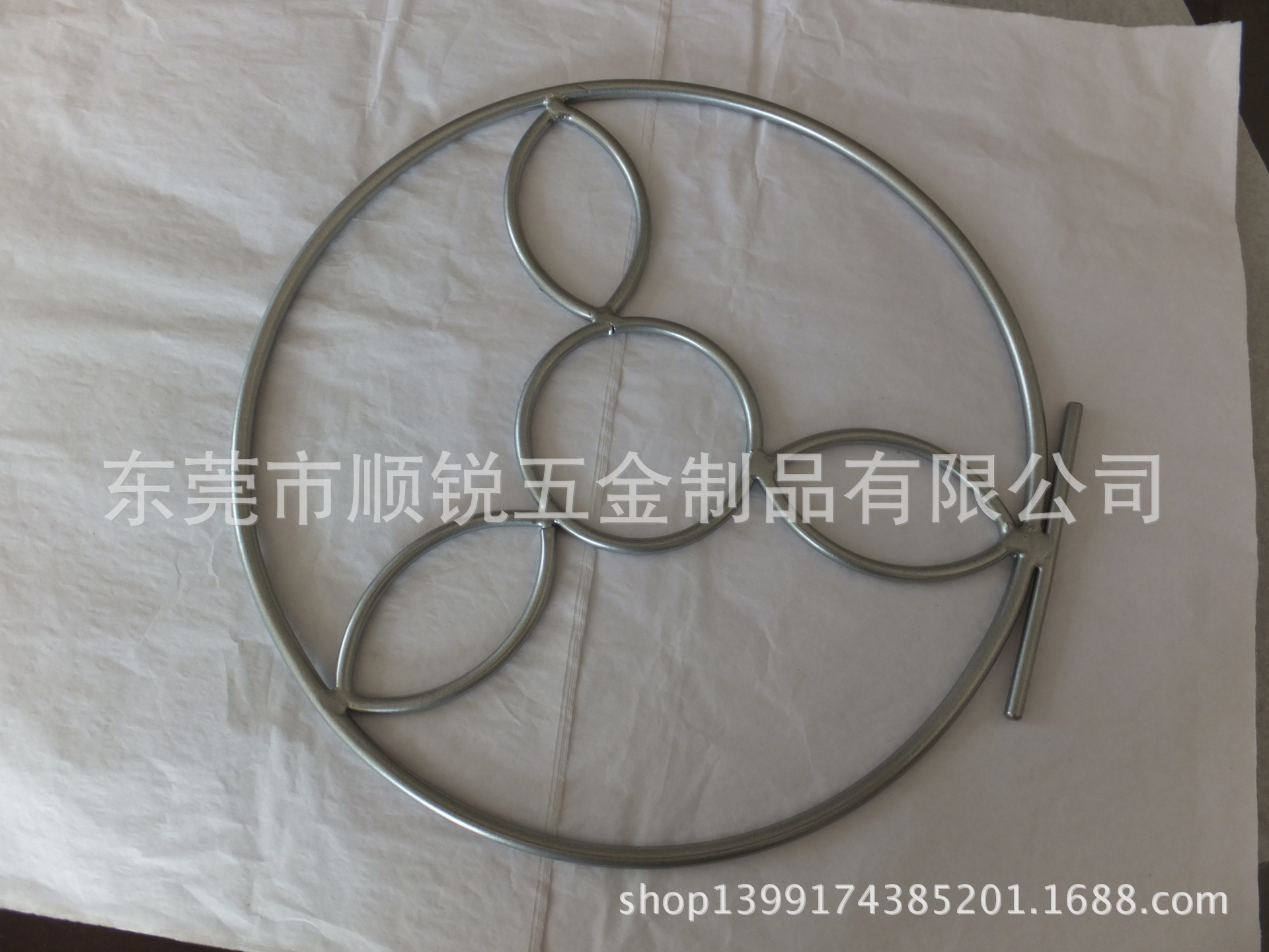 厂家直销 铁圆圈五金工艺制品 焊接五金铁线工艺品