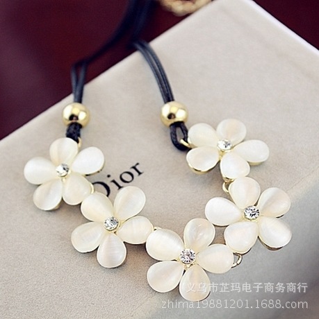 韩版百搭夸张宴会<em>毛衣链饰品</em>清新五叶花朵猫眼