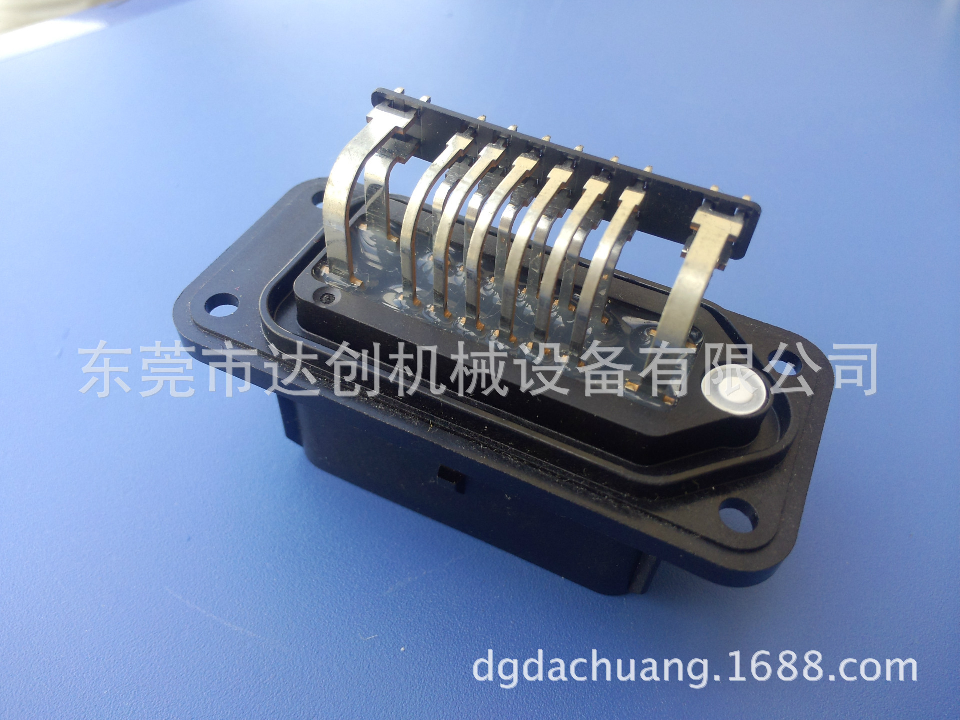 GM-16P汽车连接器产品3