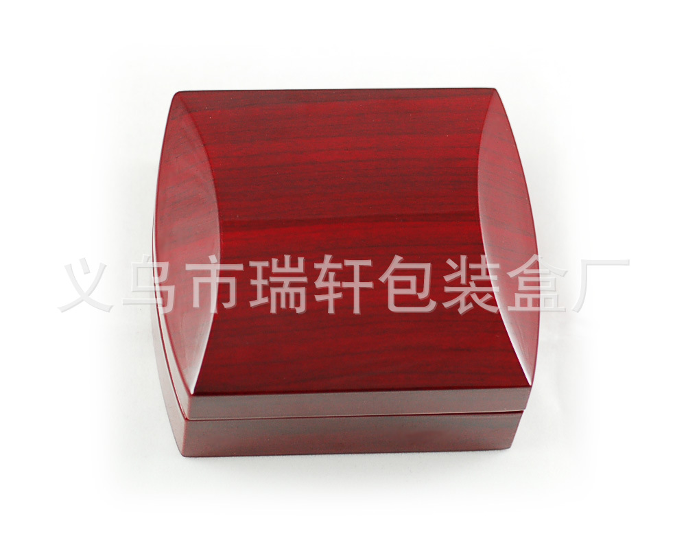 110×110×45mm红木纹弧面高光手镯盒2