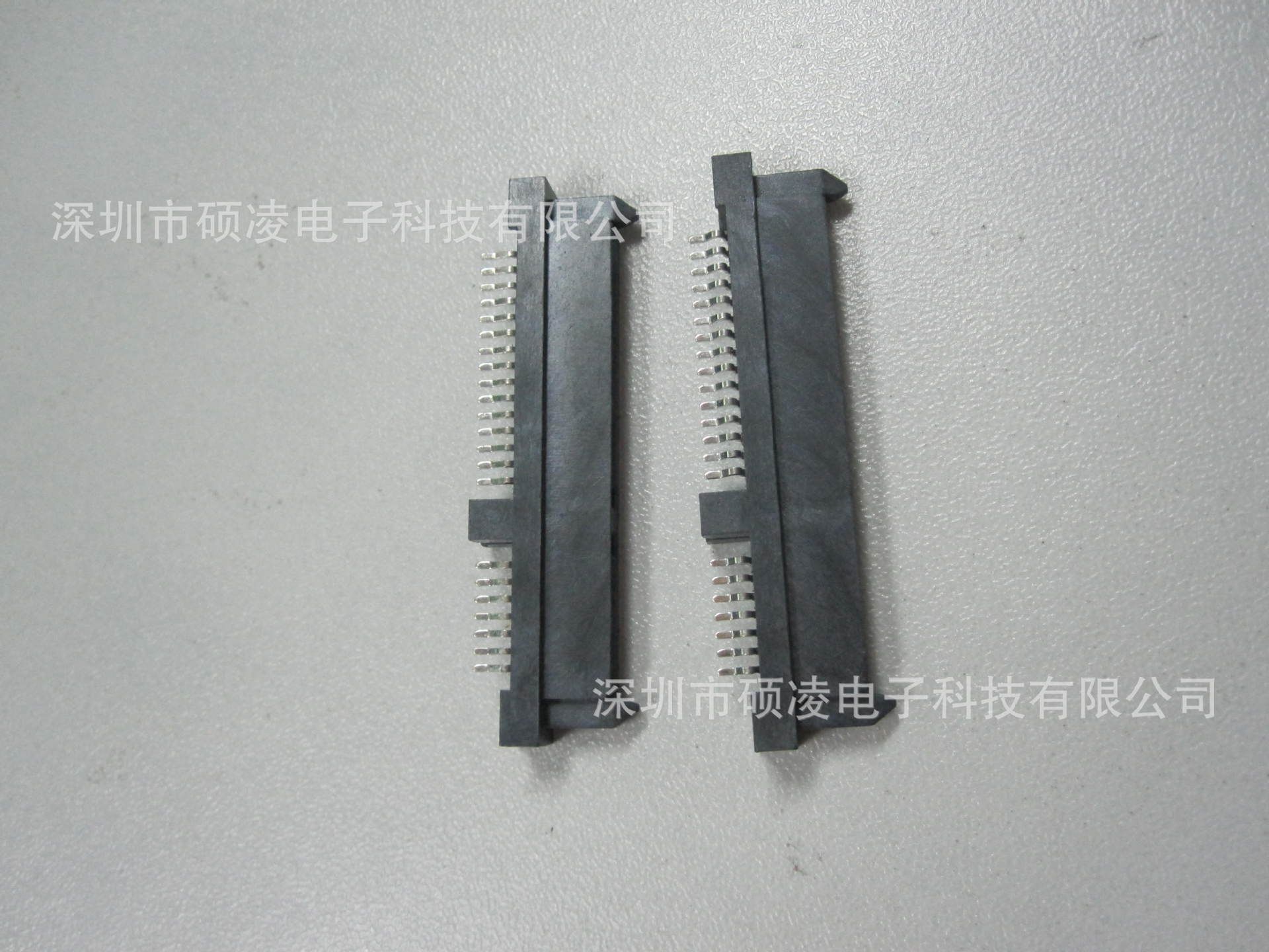 SATA 7+15P 母座短体平头单边SMT