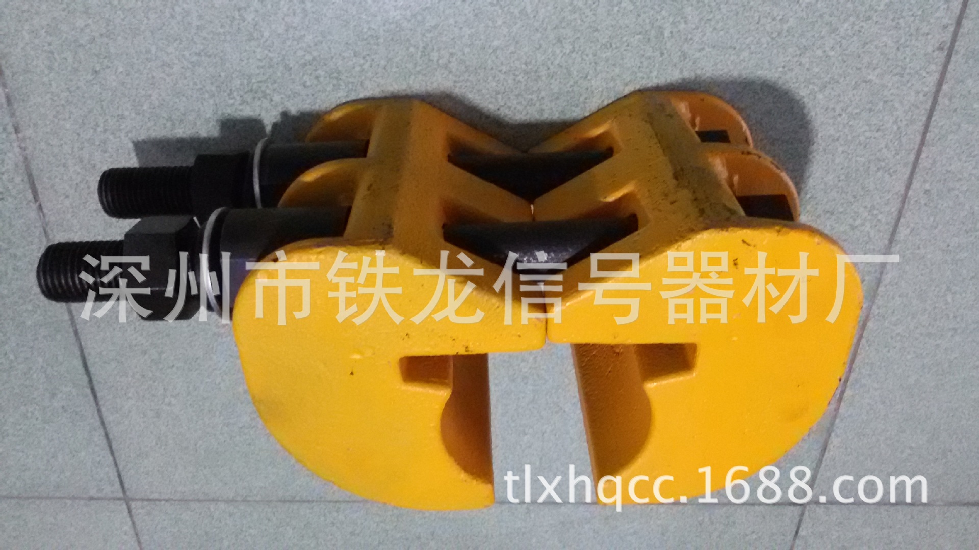铸钢急救器4