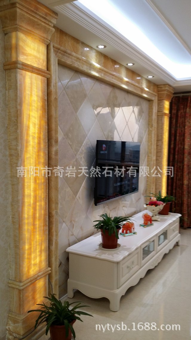 米黄玉石背景墙 罗马柱 线条