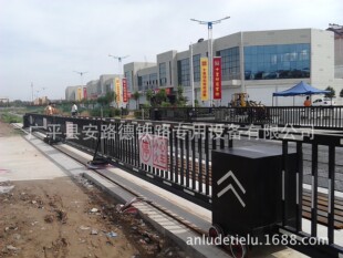 护栏、护栏网-供应铁路道口专用平移门 铁路道