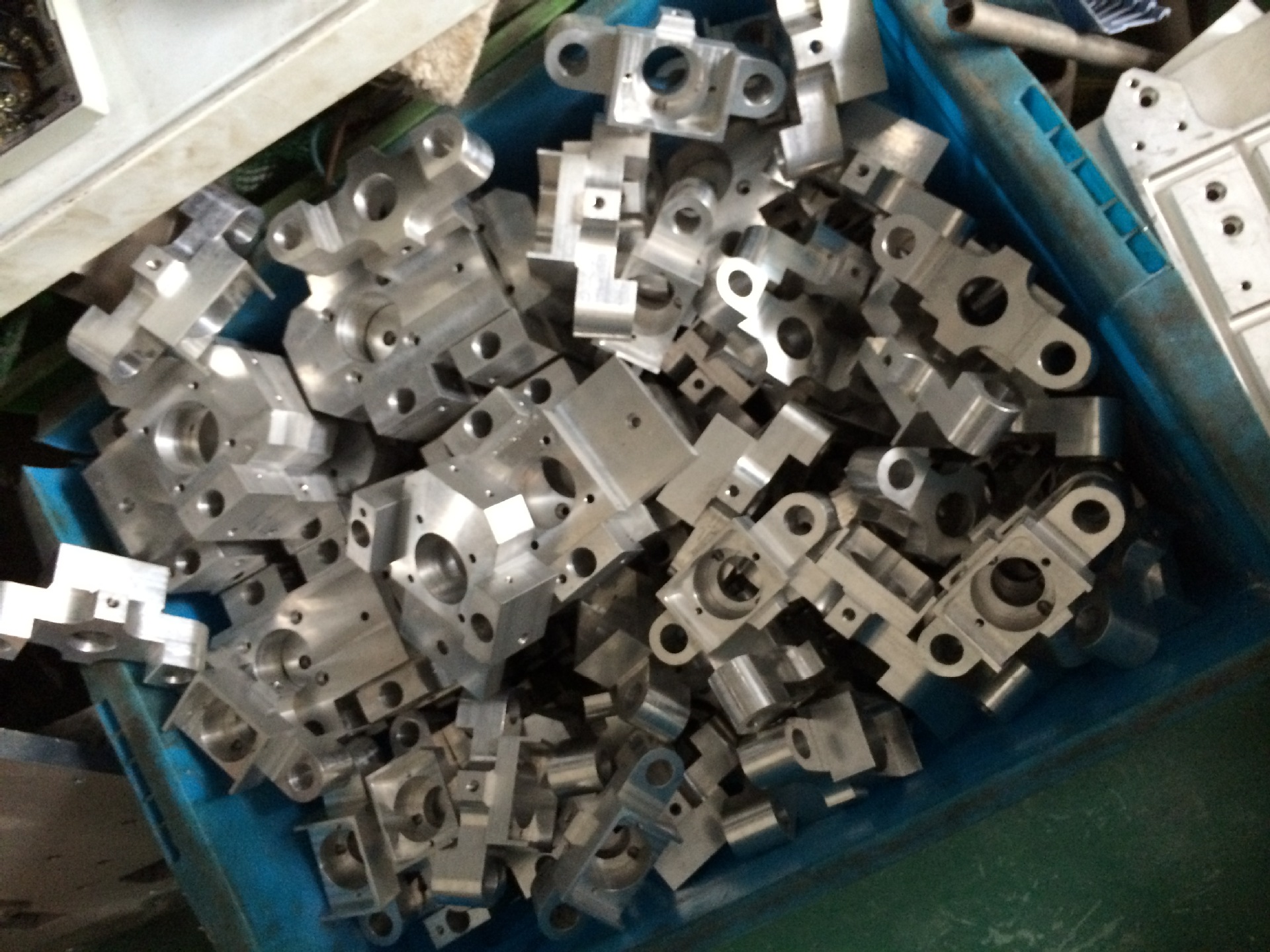 车床配件加工、各种非标准件加工、CNC加工中心配件加工