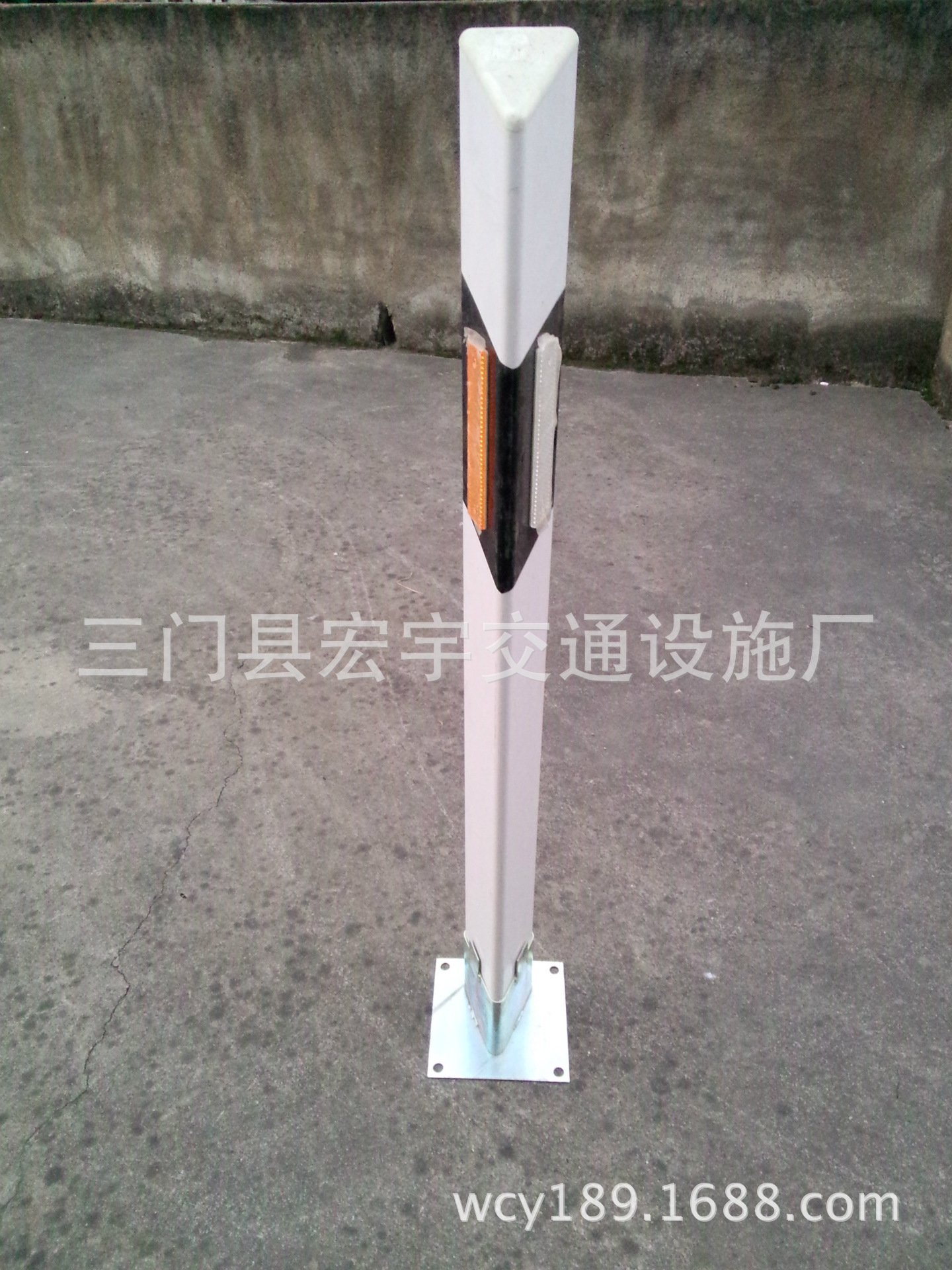 交通设施 柱式轮廓标 公路标志牌 轮廓标 百米桩(1250mm)