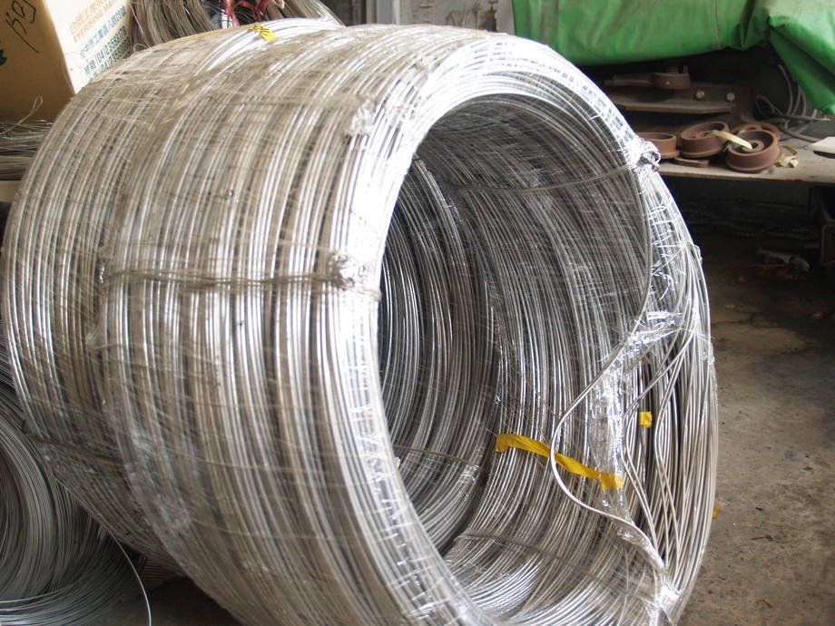 669293776_1858336015