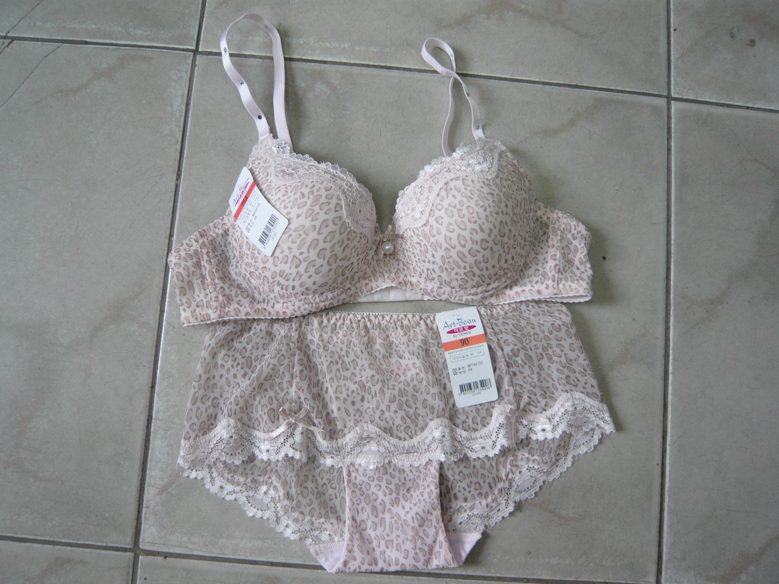 外贸<em>品牌</em>女装<em>文胸套装</em> - 外贸<em>品牌</em>女装<em>文胸套装</em>