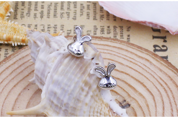 新款925纯银耳钉小白兔子耳钉女耳扣耳环银饰品