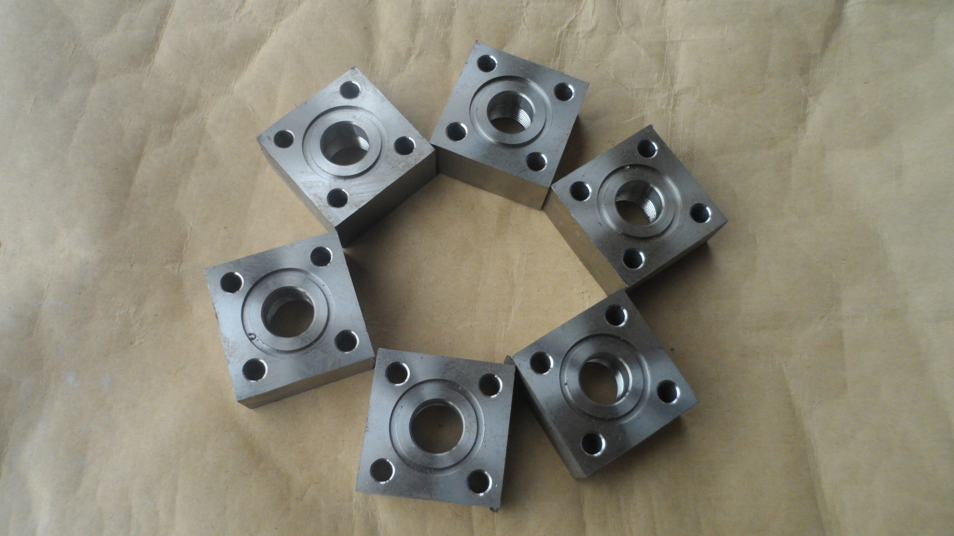 厂家直销不锈钢圆螺母，开槽螺母，方螺母，及不规则螺母加工定制