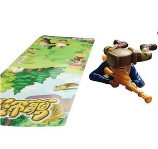 军事模型-光头强音乐发光电动爬兵批发 爬行灯