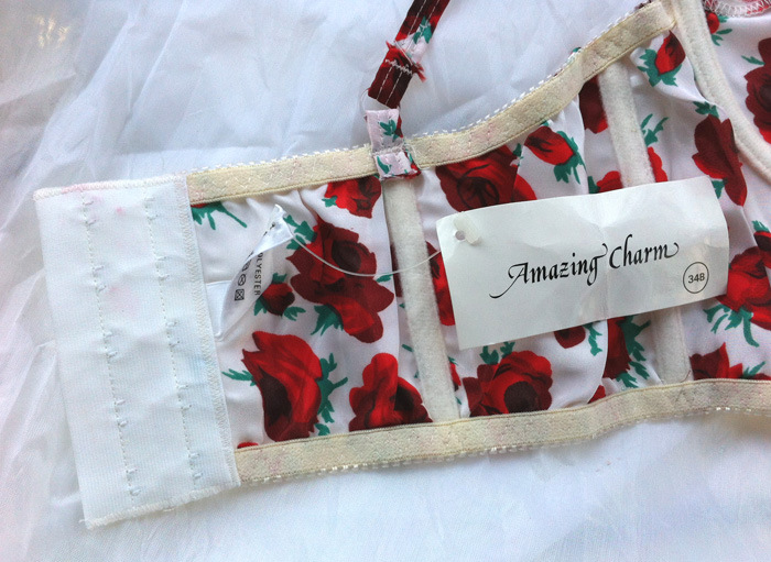 【欧美原单 超薄仿真丝红<em>玟瑰</em>印花色丁有钢圈