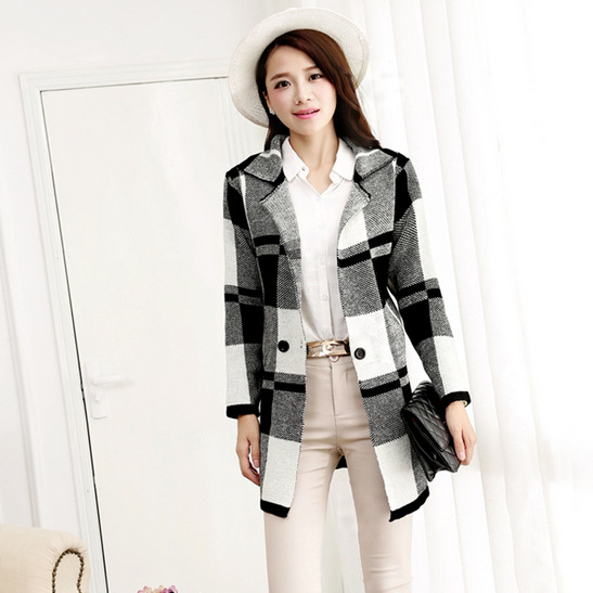 2014秋装新款黑白<em>格子针织衫</em>女<em>开衫</em>毛衣中长