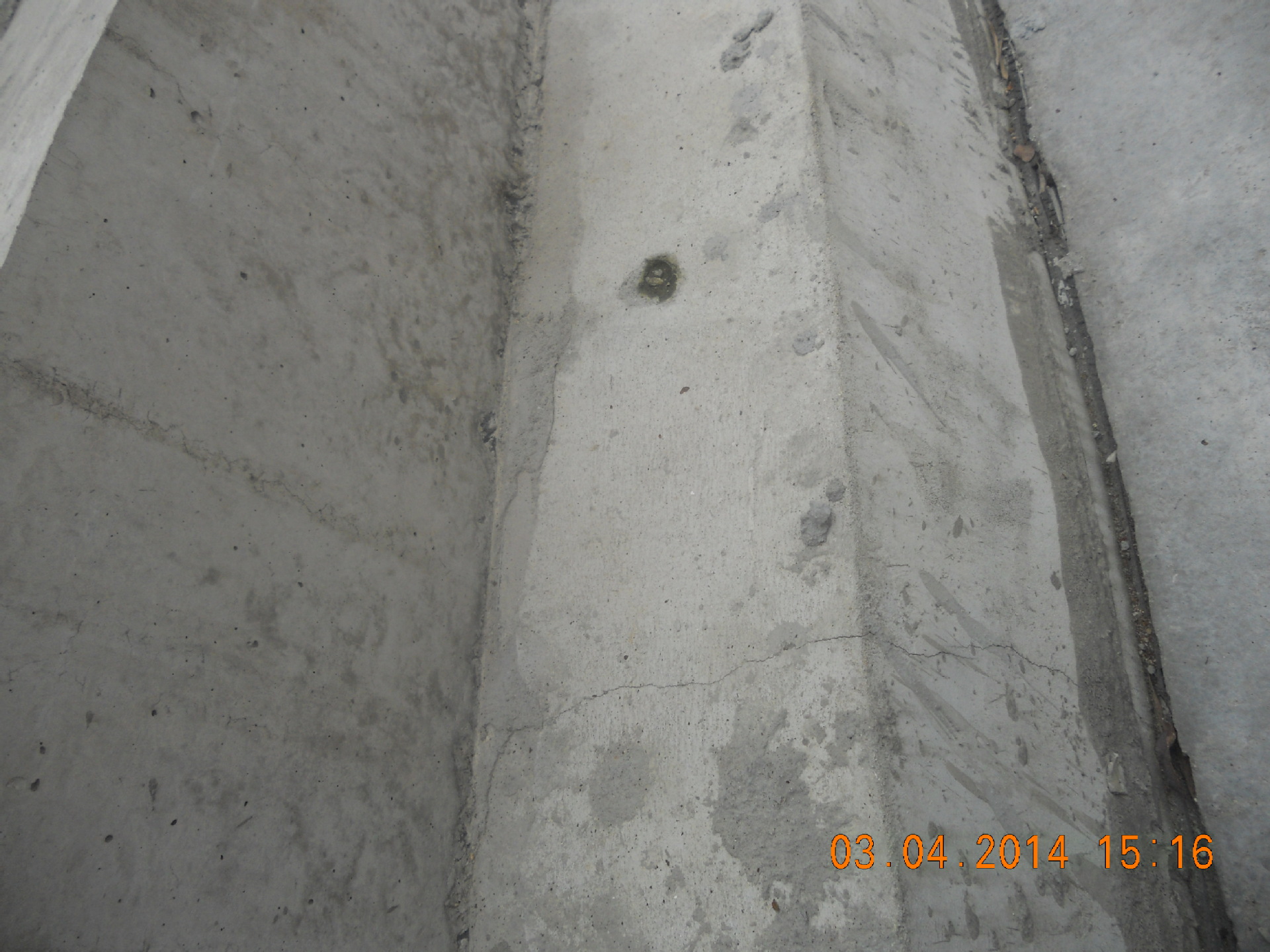 【混凝土裂缝修补胶】